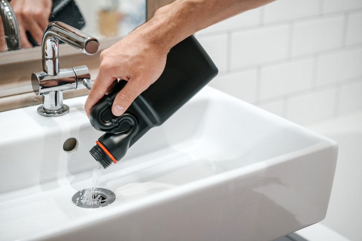 Slow draining sink or tub